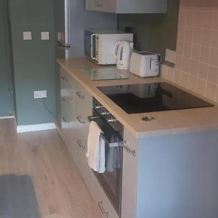 Cozy Basement Gem In Top Area *