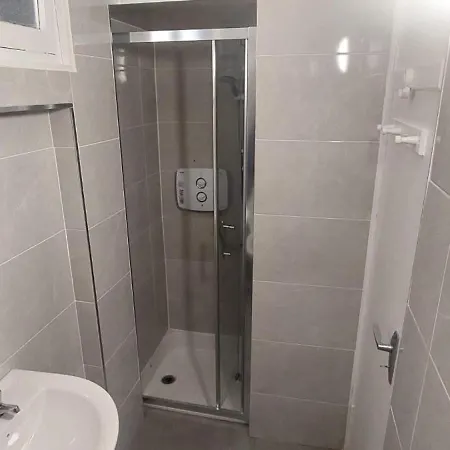 Cozy Basement Gem In Top Area Daire